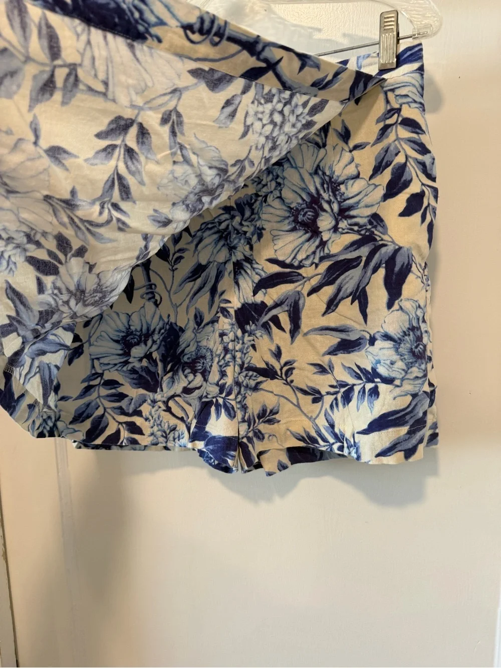 Ellen Tracy shorts